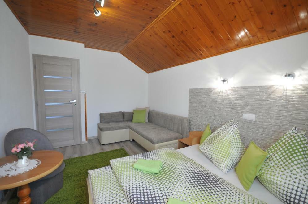 Penzión pod Troma Korunami Červený Kláštor Exterior foto